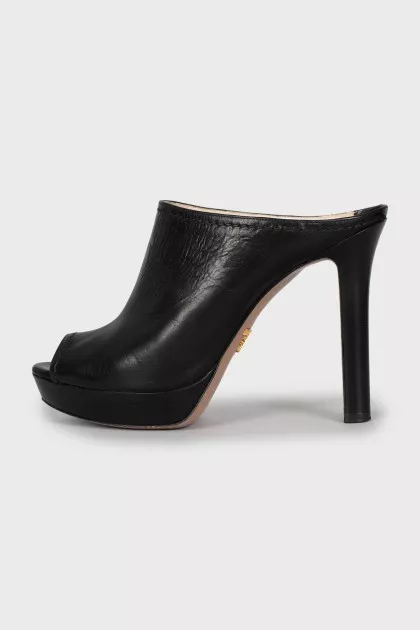 Open toe heel sandals
