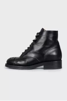 Leather boots with brand logo