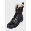 Insulated boots with brand logo