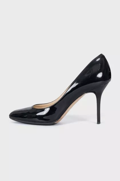 Patent leather pumps with heels