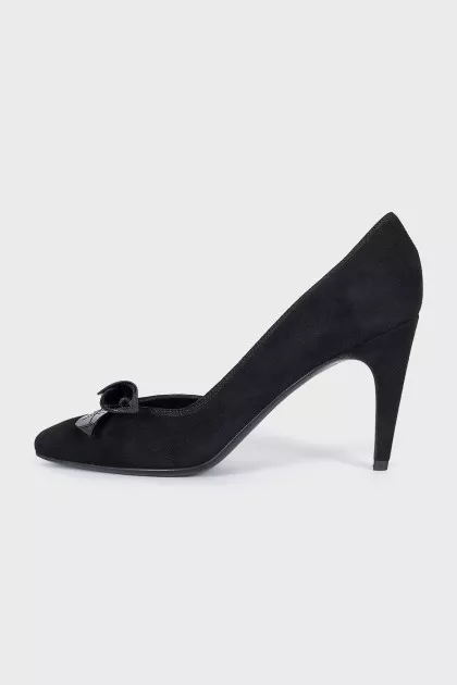 Suede pointed toe shoes