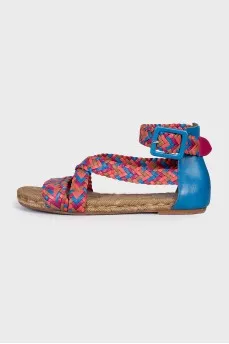 Leather sandals with woven elements