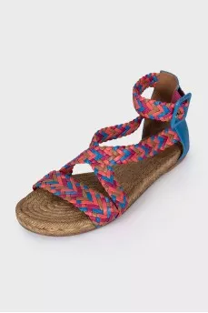 Leather sandals with woven elements