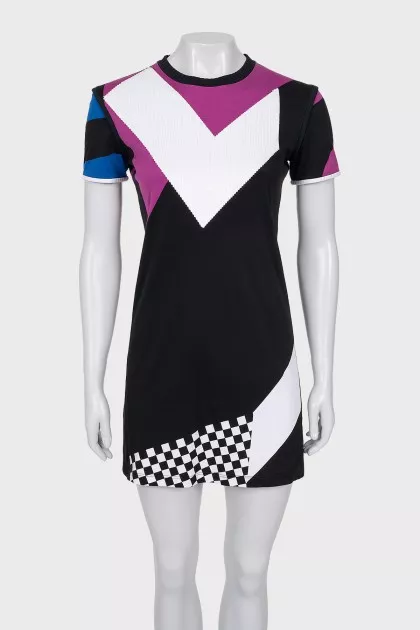Fitted dress with sequins