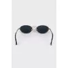 Sunglasses with oval lenses