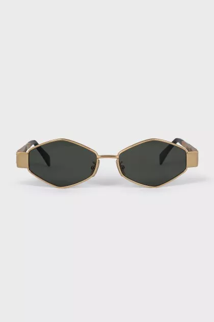 Sunglasses in gold color