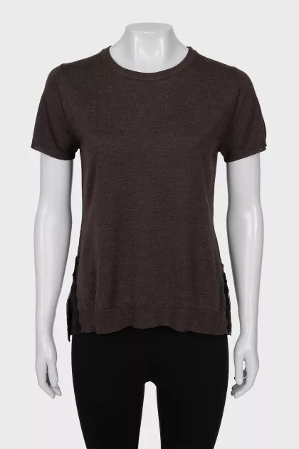 Brown T-shirt with embroidery
