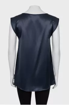 Silk blouse decorated with a bow