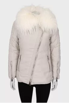 Fitted jacket with fur