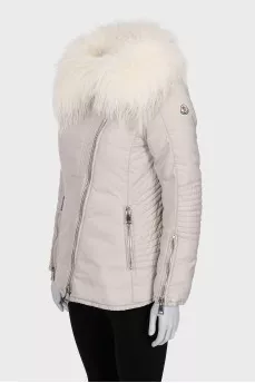 Fitted jacket with fur