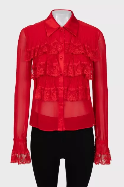 Silk blouse decorated with lace