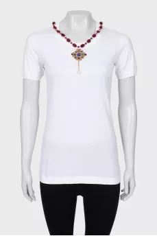 T-shirt decorated with crystals