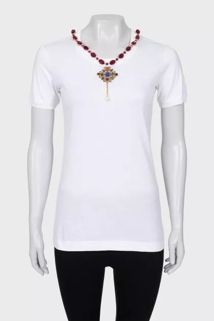 T-shirt decorated with crystals