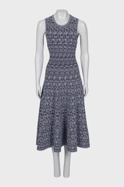 Blue sleeveless fitted dress