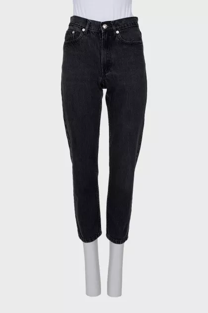 Straight leg jeans with a mid-rise