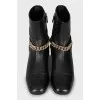 Shoes decorated with chain
