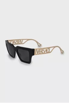 Rectangular sunglasses with gold temples