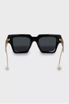 Rectangular sunglasses with gold temples