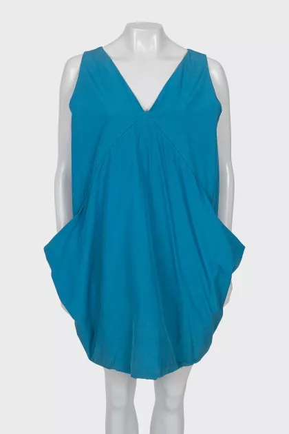 Dress with voluminous bottom