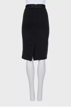 Pencil skirt with elastic band