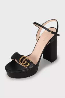 Leather sandals with gold logo