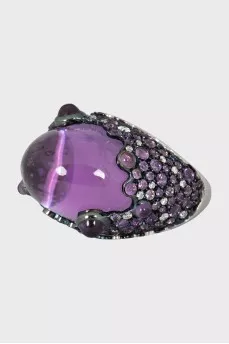 White gold ring with amethyst