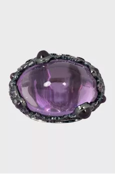 White gold ring with amethyst