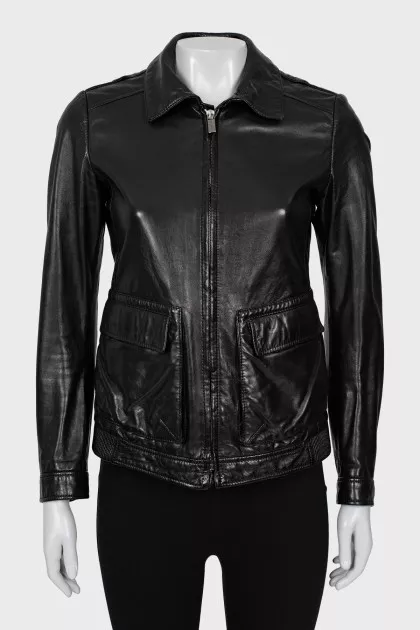 Straight cut leather jacket with zipper