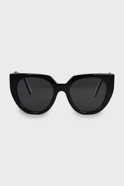 Black and white temple sunglasses