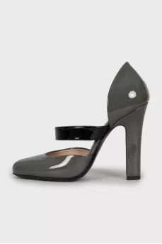 Patent leather shoes in grey