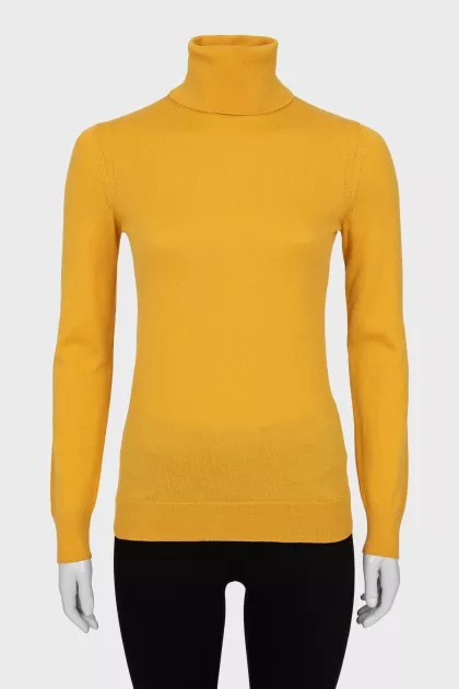 Yellow tapered turtleneck