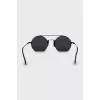 Round sunglasses with thin frames