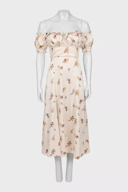 Dress with slit and open shoulders