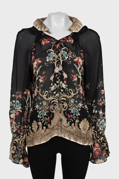 Blouse with beaded buttons