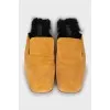 Suede mules with fur