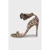 Leather sandals in leopard print