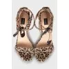 Leather sandals in leopard print