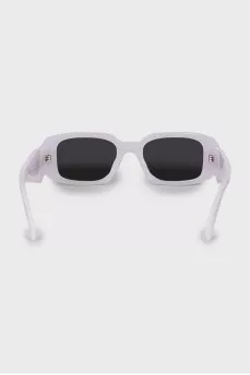 Sunglasses with purple frame