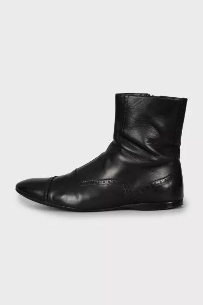 Men's leather boots with perforation