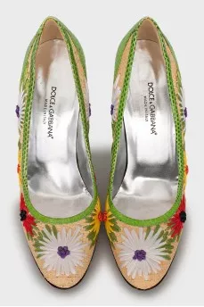 Raffia shoes with embroidery