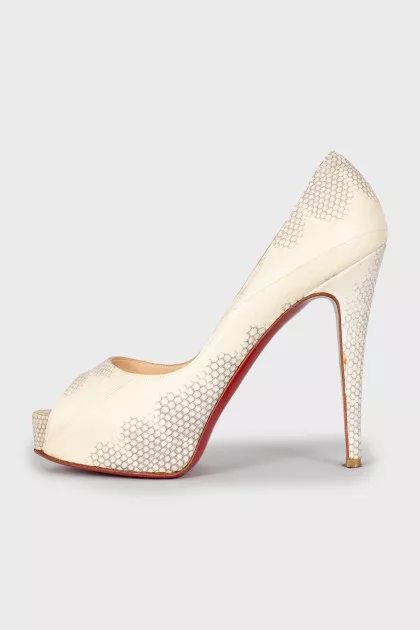 Leather open toe heeled shoes