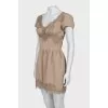 Short sleeve dress decorated with lace
