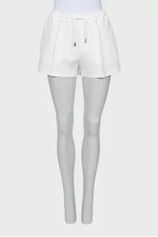 White shorts with ties