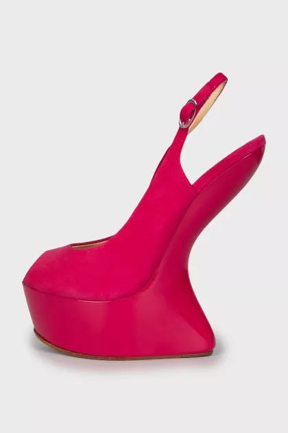 Sandals with a figured wedge heel