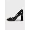 Leather shoes with trapezoid heels