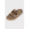 Men's flip flops with signature print