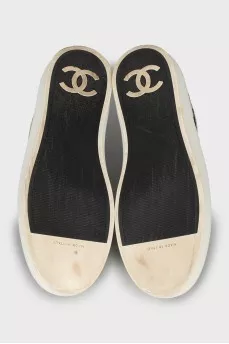 White leather sneakers with print