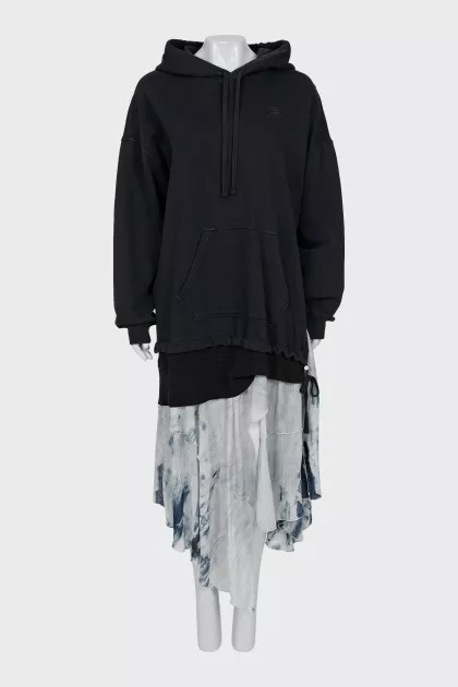 Dress with asymmetrical hem