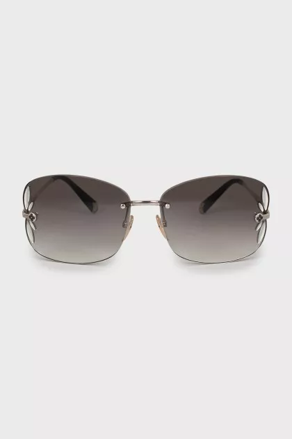 Sunglasses with decorative slits