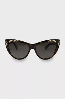 Brown cat eye sunglasses
